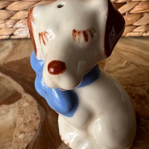Puppy with blue bow pepper shaker - Picture 4 of 4